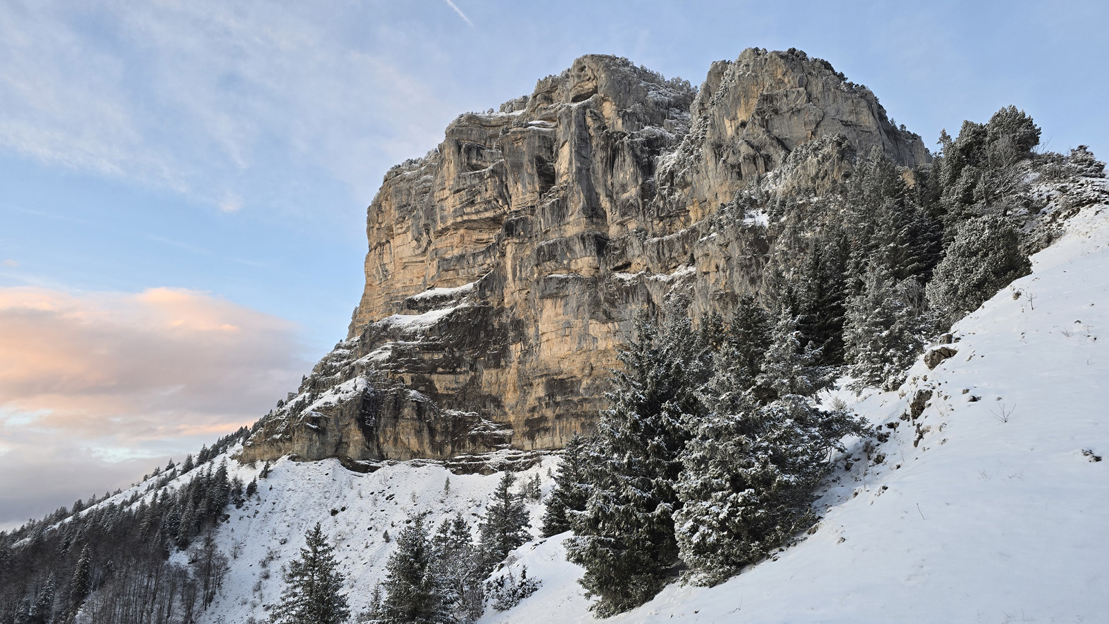 Visiter un glacier souterrain